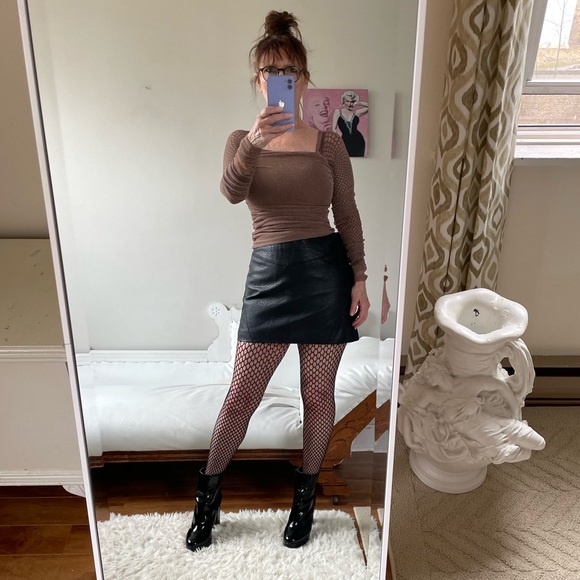 NUDE SILVER METALLIC LAME LONG RUCHED SLEEVE TOP LINED SHEER CROP STRETCH - Picture 10 of 10